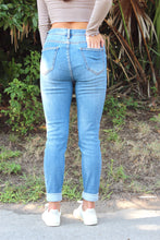 Load image into Gallery viewer, The Jamyson Jeans- Medium Wash
